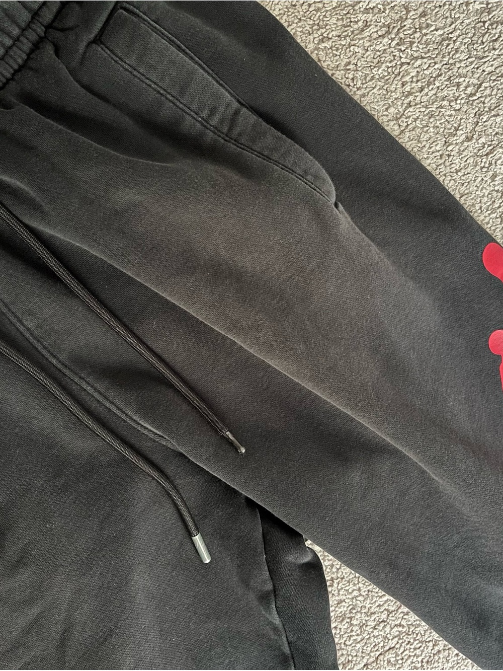 Jordan Black Joggers with Red Jumpman Graphic - Picture 5 of 6